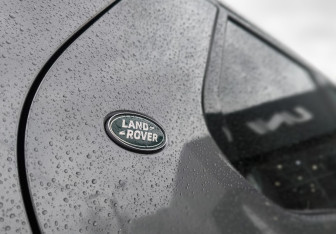 Подержанный автомобиль Land Rover Discovery 2017 года (13 фото)