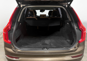 Подержанный автомобиль Volvo XC90 2015 года (21 фото)