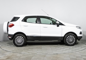 Подержанный автомобиль Ford EcoSport 2016 года (4 фото)