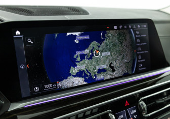 Подержанный автомобиль BMW X7 2020 года (21 фото)