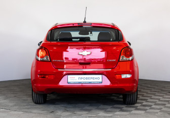 Подержанный автомобиль Chevrolet Cruze Hatchback 2014 года (6 фото)