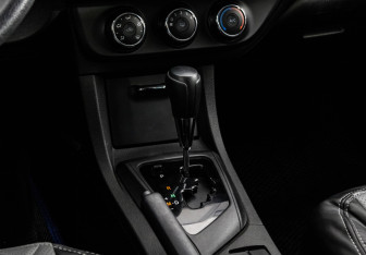 Подержанный автомобиль Toyota Corolla Sedan 2013 года (13 фото)