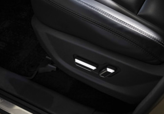 Подержанный автомобиль Geely Atlas 2021 года (22 фото)