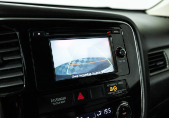 Подержанный автомобиль Mitsubishi Outlander 2015 года (15 фото)