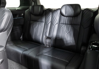 Подержанный автомобиль Zeekr 009 2023 года (16 фото)