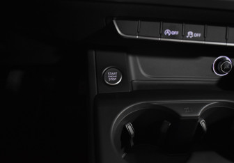 Подержанный автомобиль Audi A4 Sedan 2016 года (17 фото)