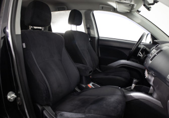 Подержанный автомобиль Mitsubishi Outlander 2006 года (22 фото)