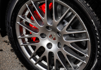 Подержанный автомобиль Porsche Cayenne 2014 года (9 фото)