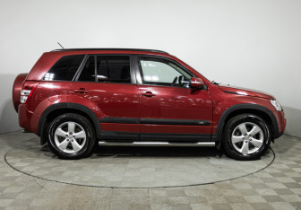 Подержанный автомобиль Suzuki Grand Vitara 2010 года (4 фото)
