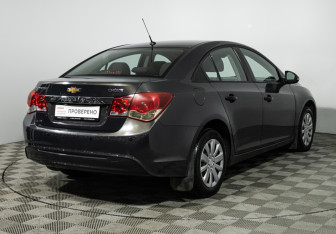 Подержанный автомобиль Chevrolet Cruze Sedan 2014 года (5 фото)