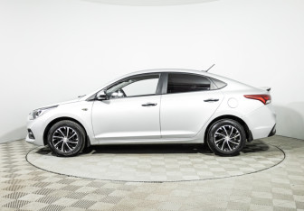 Подержанный автомобиль Hyundai Solaris Sedan 2017 года (8 фото)