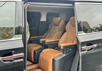 Подержанный автомобиль Hongqi HQ9 2022 года (31 фото)
