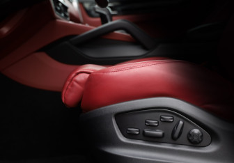 Подержанный автомобиль Porsche Cayenne 2022 года (23 фото)