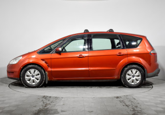 Подержанный автомобиль Ford S-MAX 2006 года (8 фото)
