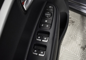 Подержанный автомобиль Kia Rio Hatchback 2021 года (15 фото)