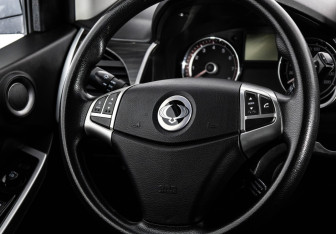 Подержанный автомобиль SsangYong Actyon 2014 года (12 фото)