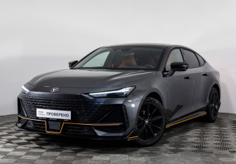 Подержанный автомобиль Changan UNI-V 2024 года (2 фото)