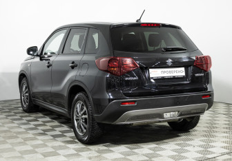 Подержанный автомобиль Suzuki Vitara 2019 года (7 фото)