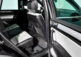 Подержанный автомобиль Volkswagen Touareg 2017 года (12 фото)