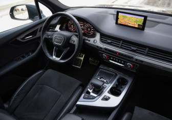 Подержанный автомобиль Audi Q7 2019 года (9 фото)