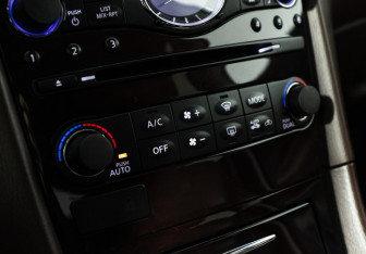 Подержанный автомобиль Infiniti EX 2012 года (18 фото)