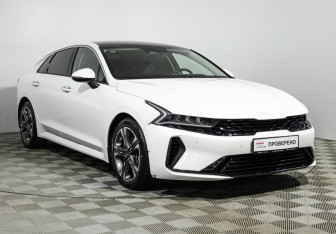 Подержанный автомобиль Kia K5 2022 года (3 фото)