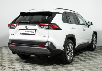 Подержанный автомобиль Toyota RAV4 2020 года (5 фото)