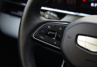 Подержанный автомобиль Geely Atlas 2024 года (15 фото)