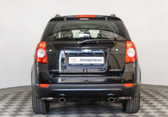 Подержанный автомобиль Chevrolet Captiva 2012 года (6 фото)