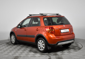 Подержанный автомобиль Suzuki SX4 Hatchback 2012 года (7 фото)