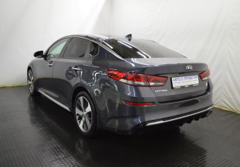 Подержанный автомобиль Kia Optima Sedan 2019 года (7 фото)