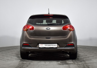 Подержанный автомобиль Kia Ceed Hatchback 2012 года (6 фото)