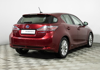 Подержанный автомобиль Lexus CT 2011 года (5 фото)