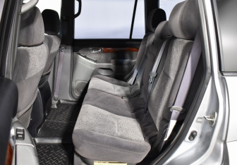 Подержанный автомобиль Toyota Land Cruiser Prado 2008 года (11 фото)