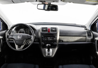 Подержанный автомобиль Honda CR-V 2011 года (10 фото)