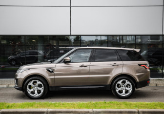 Подержанный автомобиль Land Rover Range Rover Sport 2018 года (9 фото)