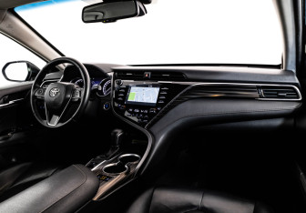 Подержанный автомобиль Toyota Camry Sedan 2019 года (13 фото)
