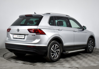Подержанный автомобиль Volkswagen Tiguan 2018 года (5 фото)