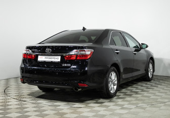Подержанный автомобиль Toyota Camry Sedan 2018 года (5 фото)
