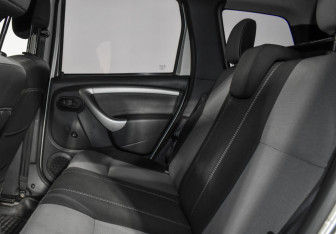 Подержанный автомобиль Renault Duster 2015 года (14 фото)