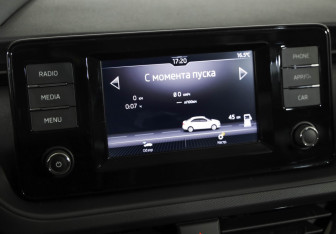 Подержанный автомобиль Skoda Rapid Liftback 2021 года (14 фото)