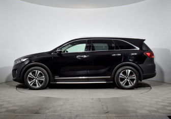 Подержанный автомобиль Kia Sorento 2018 года (8 фото)