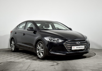 Подержанный автомобиль Hyundai Elantra Sedan 2018 года (3 фото)
