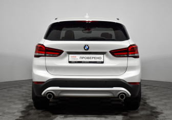 Подержанный автомобиль BMW X1 2020 года (6 фото)