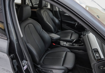 Подержанный автомобиль BMW X1 2018 года (28 фото)