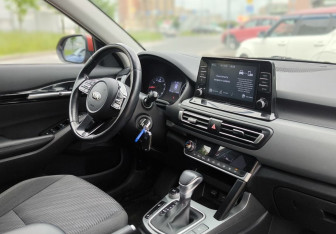 Подержанный автомобиль Kia Seltos 2020 года (14 фото)