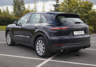 Подержанный автомобиль Porsche Cayenne 2018 года (12 фото)
