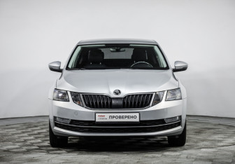 Подержанный автомобиль Skoda Octavia Liftback 2018 года (2 фото)