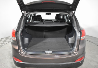 Подержанный автомобиль Hyundai ix35 2010 года (20 фото)