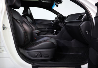 Подержанный автомобиль Kia Optima Sedan 2017 года (29 фото)